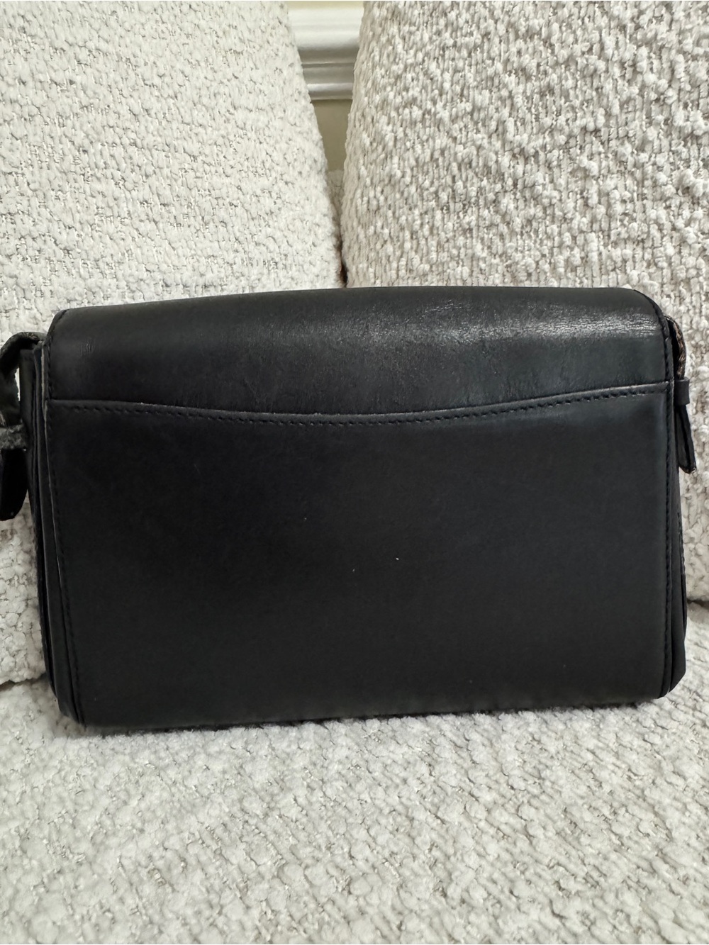 Bally Vintage Black Leather Crossbody Foldover Three Pockets Late 80s-mid 90s - Picture 2 of 16